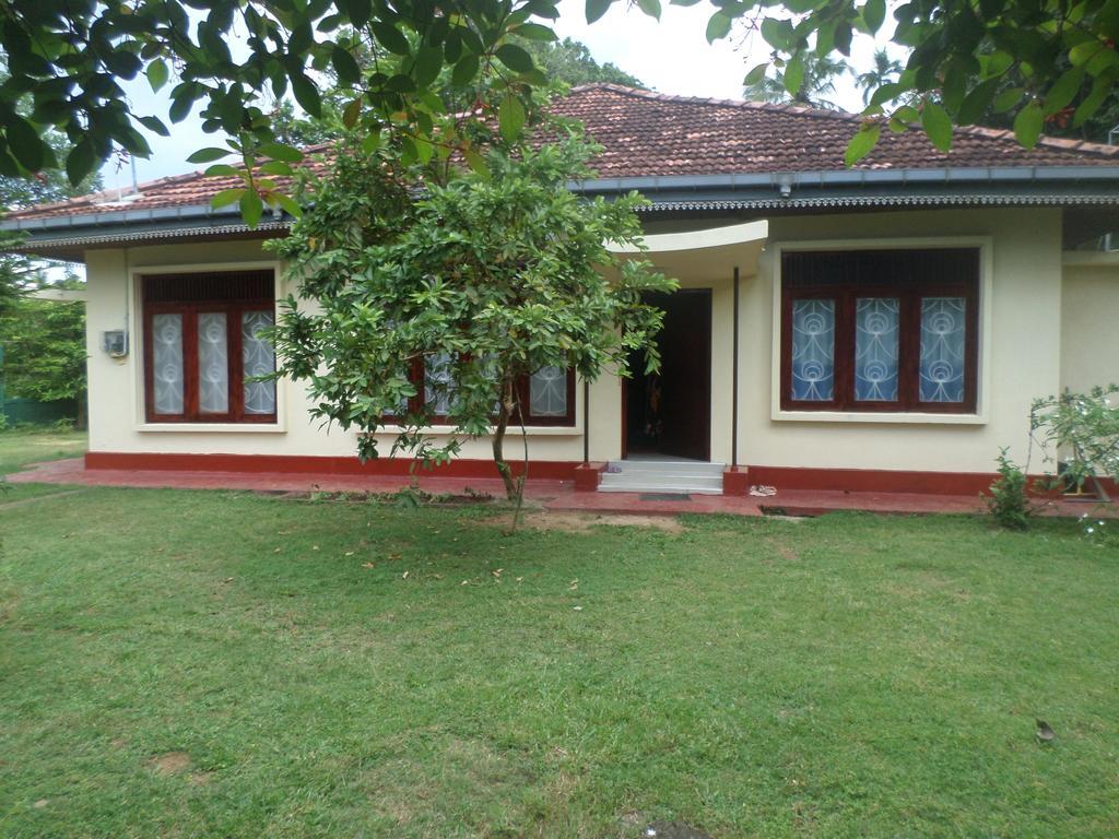 Grand Villa Mirissa Exterior photo