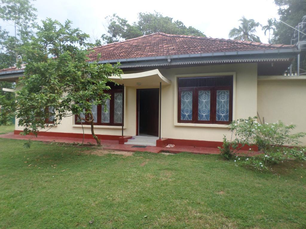 Grand Villa Mirissa Exterior photo